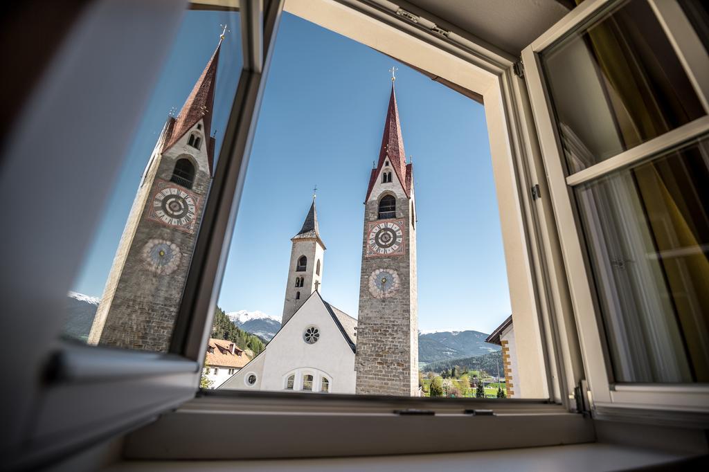 Gasthof Traube Hotel San Lorenzo di Sebato Exterior photo