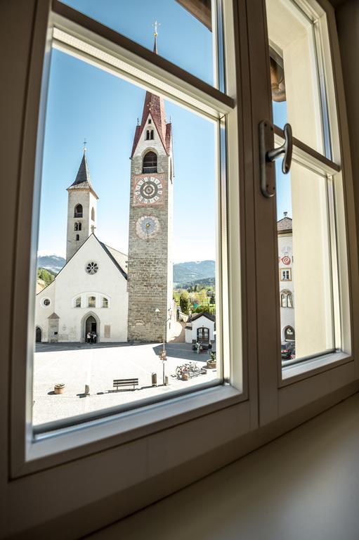 Gasthof Traube Hotel San Lorenzo di Sebato Exterior photo