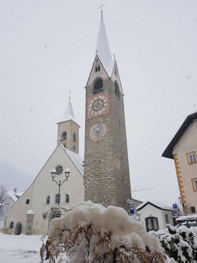 Gasthof Traube Hotel San Lorenzo di Sebato Exterior photo